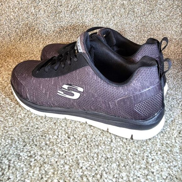 Skechers  Women's Size 10  Black White Comfort Flex Slip Resistant Pro EH NEW - Picture 1 of 8